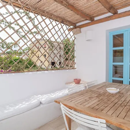 Διαμέρισμα Charming House In San Pantaleo Όλμπια