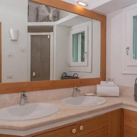 Charming House In San Pantaleo شقة أولبيا