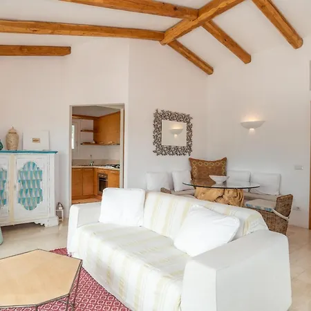 Апартаменты Charming House In San Pantaleo Ольбия