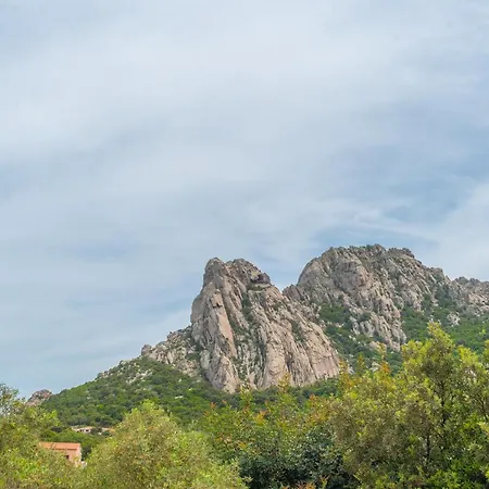 Appartamento Charming House In San Pantaleo Olbia