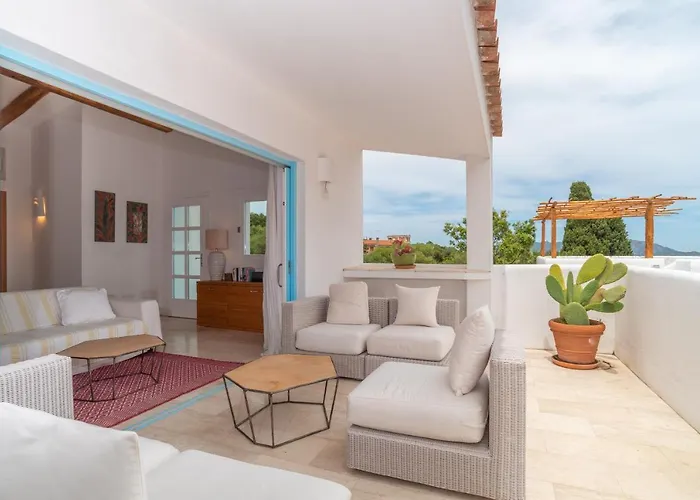 Charming House In San Pantaleo Ольбия